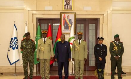 Presidente da República confere posse aos recém nomeados CEM-Particular e Comandante da Segurança Presidencial