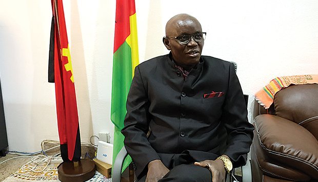 Angola/Embaixador Apolinário defende criação de comissão mista Angola/Guiné-Bissau