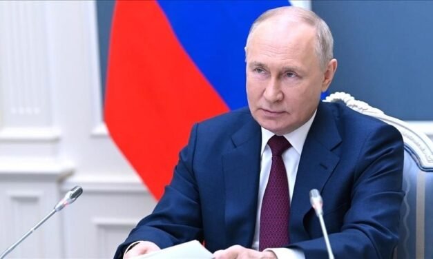 Putin propõe que 30 de Setembro seja declarado como Dia da Reunificação