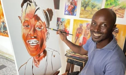 Ismael Hipólito Djata, pintor e galerista guineense galardoado em Paris