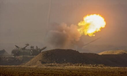 Guerra no Médio Oreinte/Exército israelita ataca 300 alvos na Faixa de Gaza e mata um dos comandantes do Hamas