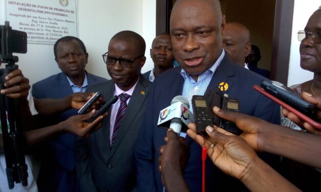 Microcrédito/”O Governo já está a trabalhar na implementação do sistema que reduza a  pobreza no país”, diz Primeiro-ministro