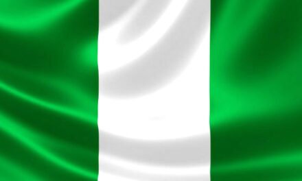      Nigéria/Despiste de camião faz 25 mortos