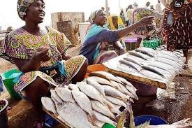 Redução do  preço do peixe no mercado de Bissau saudada por vendedeiras