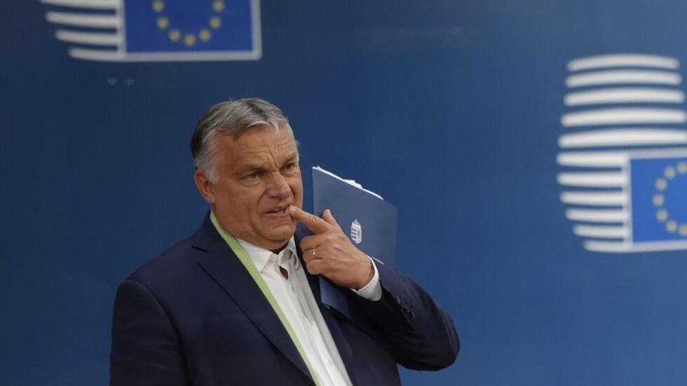 Bruxelas/Hungria quer travar início do processo de adesão da Ucrânia à União Europeia