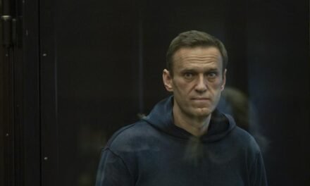 Rússia/Kremlin acusa EUA de “interferência inaceitável” no caso de Navalny