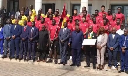 CAN 2023/Presidente da República entrega a bandeira do pais ao capitão da Selecção Nacional de futebol Sori Mané