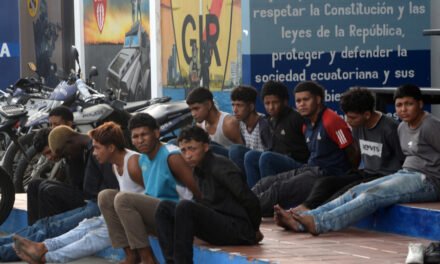  Equador/Exército  detém 329 “terroristas” em 24 horas