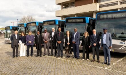 Transportes terrestres//Cidade portuguesa do Porto doa 21 autocarros a Guiné-Bissau