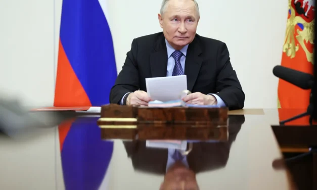 Rússia/Putin manda confiscar bens de quem criticar exército
