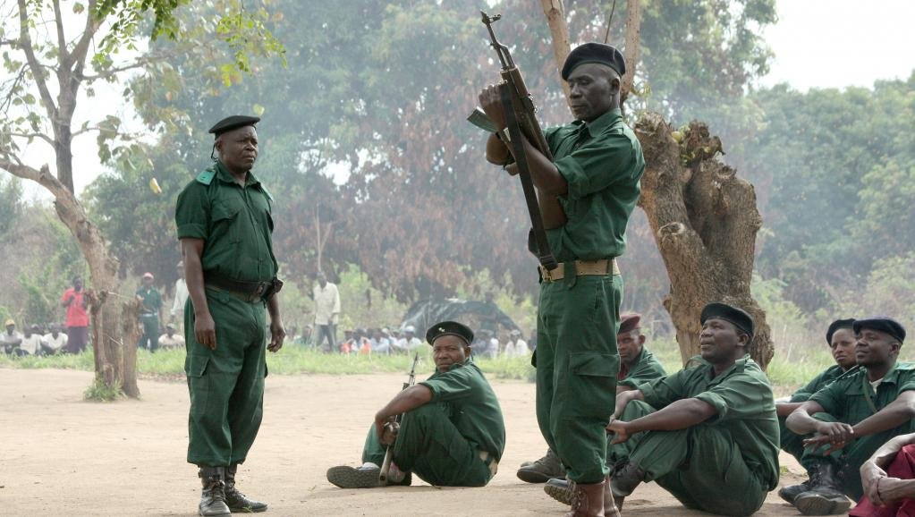 Moçambique/ Parlamento aumenta tempo do serviço militar obrigatório para cinco anos
