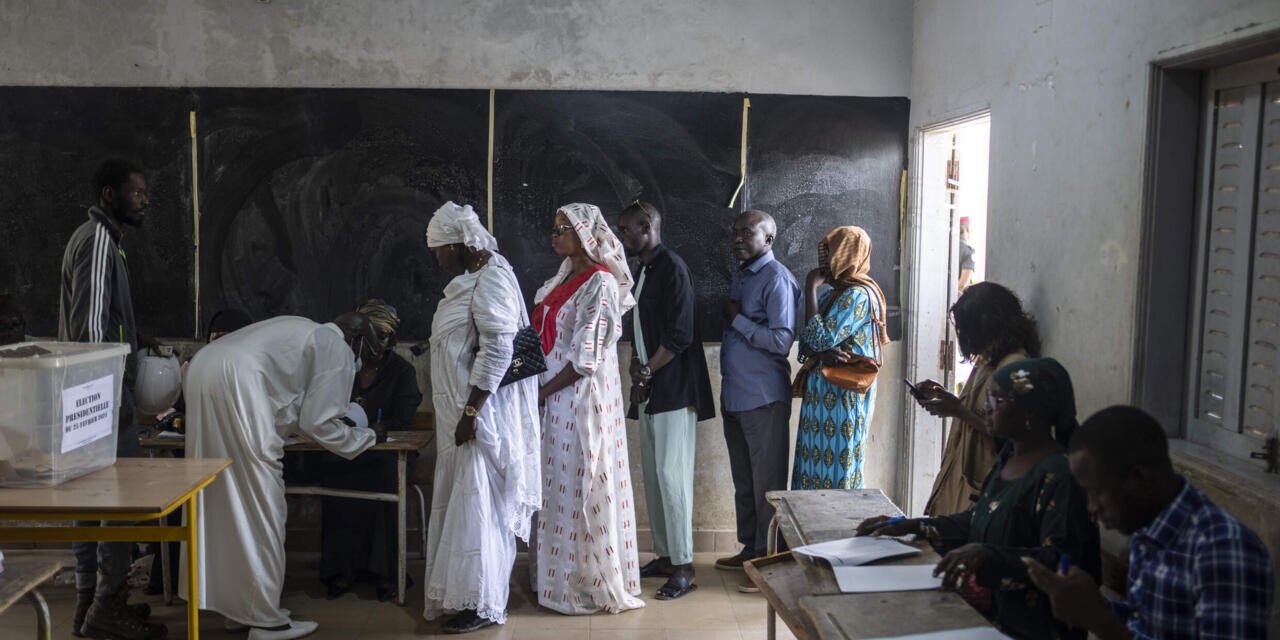 Senegal/Eleitores  à espera dos resultados das presidencias de domingo