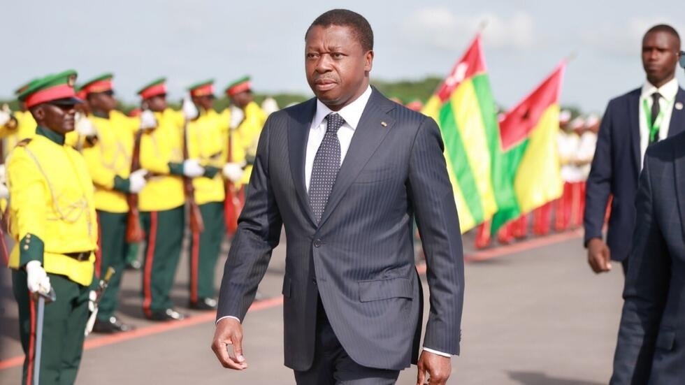 Togo/ Parlamento aprova nova Constituição que muda regime presidencial para parlamentar