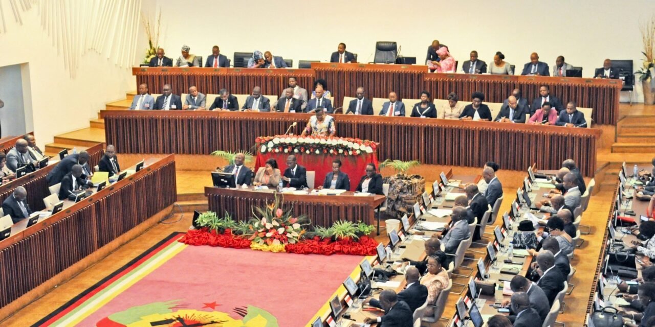 Moçambique/Parlamento  aprova em definitivo acordo de extradição com o Rwanda