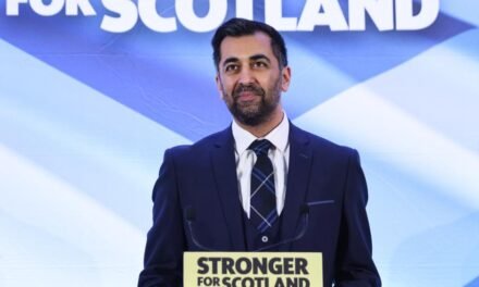 PM escocês Humza Yousaf cede à pressão e anuncia demissão