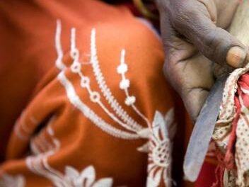 Mutilação Genital/Menina de 06 anos hospitalizada num estado crítico por submissão a mutilação genital  