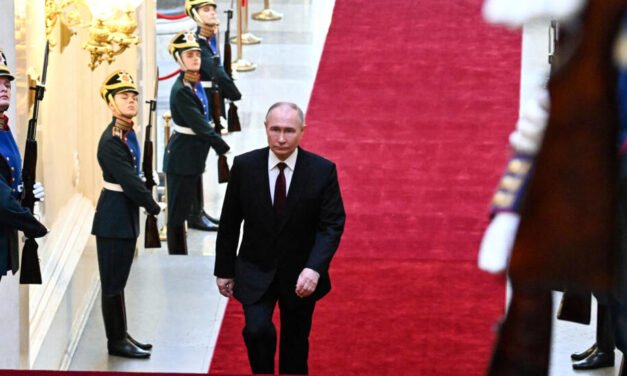 Rússia/Vladimir Putin investido para um quinto mandato de seis anos