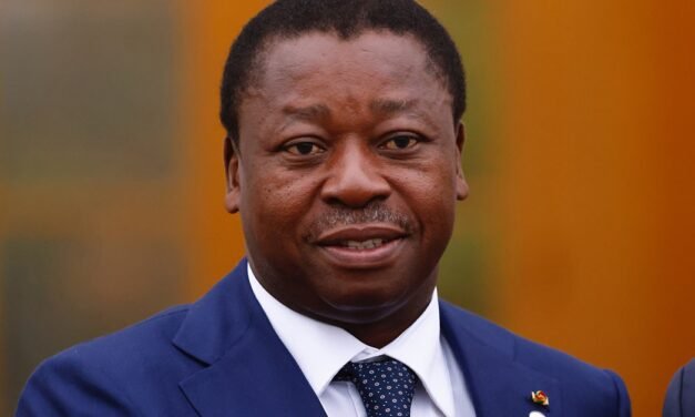 Togo/Faure Gnassingbé promulga nova Constituição  que o perpetua no poder