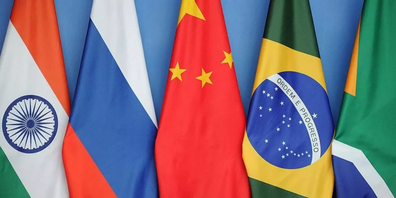 Rússia/BRICS trabalham para comércio em moedas nacionais
