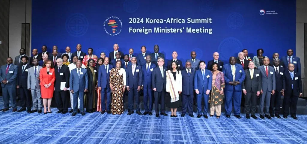 Coreia do Sul/Seul sobe ajuda ao desenvolvimento em África em troca de reforço da cooperação nos minerais
