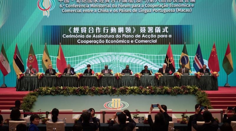 Angola/Luanda  acolhe encontro entre empresários da CPLP e da China para identificar negócios