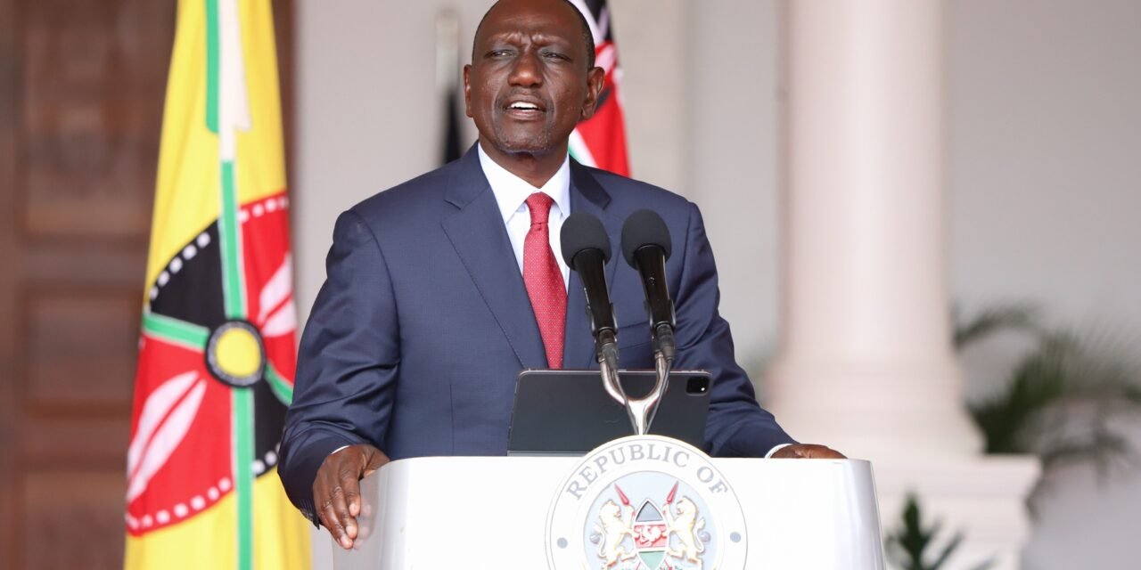 Quénia/Presidente  Ruto demite grande parte do Governo