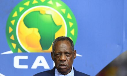 França/Morreu Issa Hayatou, o homem que “revolucionou o futebol africano”