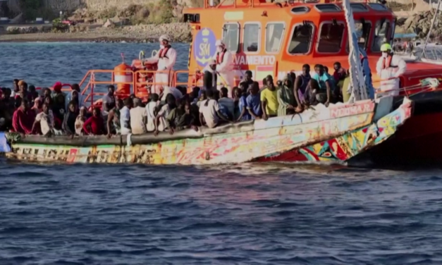 Migração ilegal/Resgatados 80 migrantes ao largo de Dakar pouco antes de visita de PM espanhol