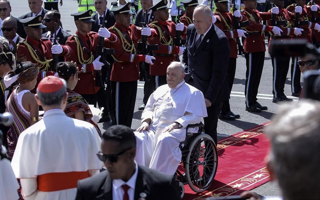 Timor Leste/Papa Francisco recebido em Díli com vivas e cânticos dos timorenses