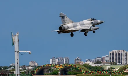 China/Pequim lança exercícios de larga escala em torno de Taiwan como aviso contra independência