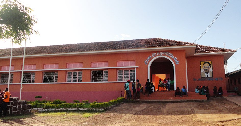 Início das aulas previsto para esta segunda-feira não se verificou  em algumas escolas públicas