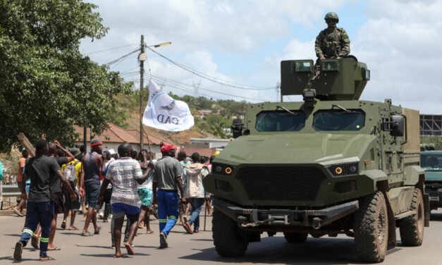 Moçambique/Manifestantes travam acesso da principal fronteira com  África do Sul