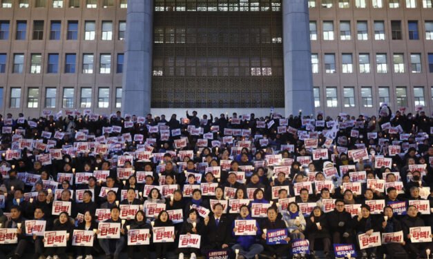 Coreia do Sul/Partido governista  se opõe a pedido de impeachment contra o presidente Yoon Suk Yeol