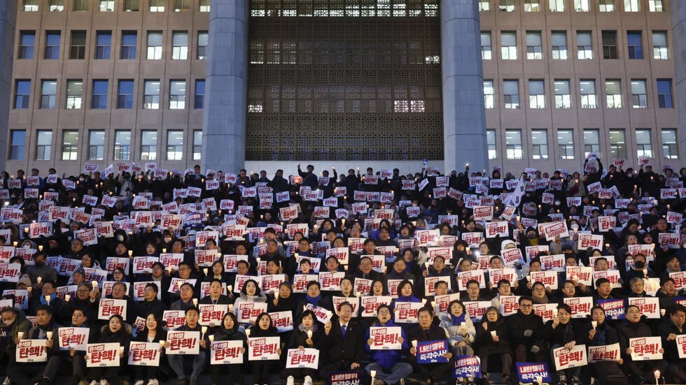 Coreia do Sul/Partido governista  se opõe a pedido de impeachment contra o presidente Yoon Suk Yeol