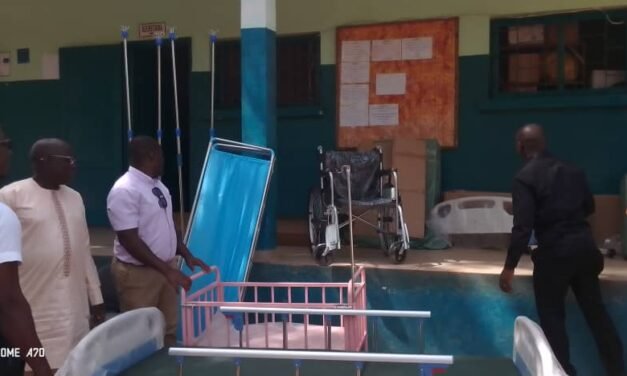 Regiões/ Primeira Dama entrega materiais ao Centro de Saúde  de Bissorã