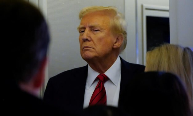 EUA/Administração Trump incita à saída de funcionários públicos