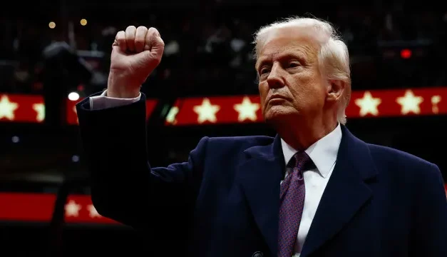 EUA/Da saudação nazi às promessas. A tomada de posse de Trump por pontos