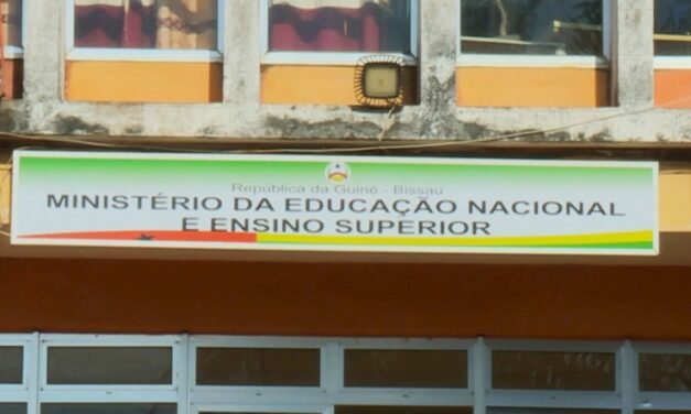 Ensino/ Ministério da Educação abre concurso para mais professores