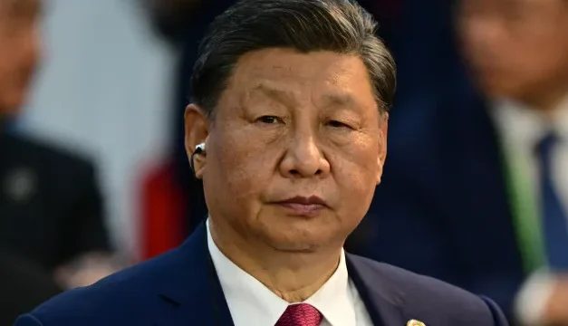 China Popular/Xi diz a Putin que está “feliz por ver esforços” para pôr fim à guerra