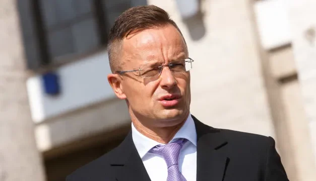 Hungria/ Governo critica parceiros da UE por novas sanções contra Moscovo