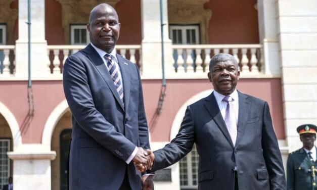 Portugal/Angola e Moçambique assinam 5 instrumentos jurídicos em visita de Chapo