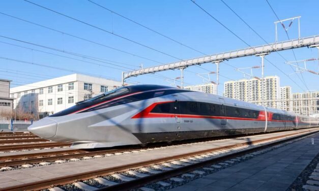 China/ Governo testa comboio de alta velocidade que pode atingir 400 km/h