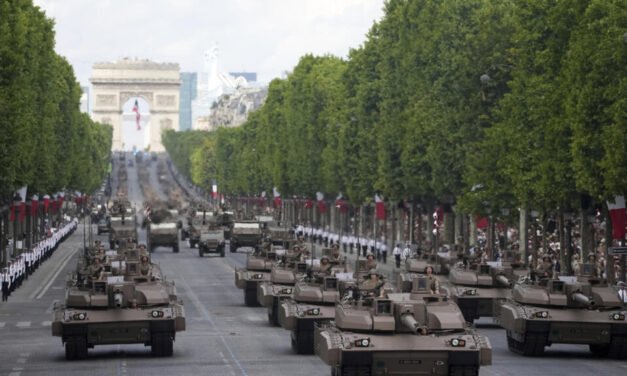 França/Celebração de  14 de Julho em estado de prontidão militar a pensar na Rússia