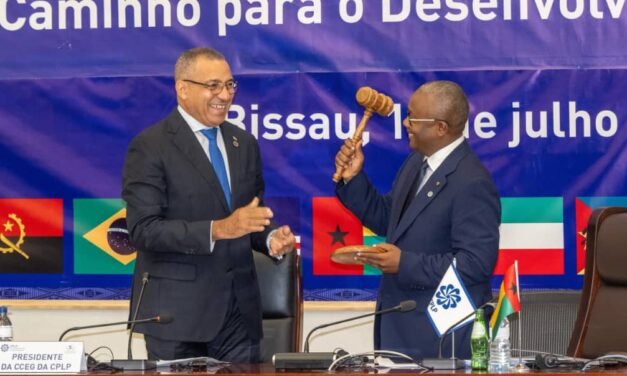 XVª Cimeira da CPLP/  “CPLP deve servir  de exemplo de cooperação entre Estados face aos desafios económicos, sociais e climáticos que o mundo enfrenta”, diz PR