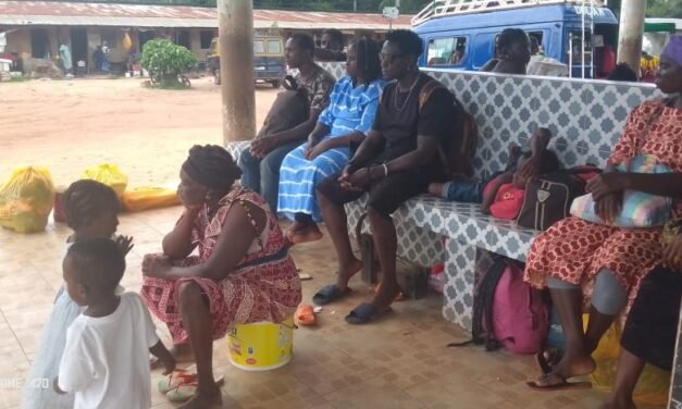 Regiões/Condutores de transporte público da linha   Calequisse / Canchungo exigem pagamento de  1000 francos CFA por  cada passageiro nesta época chuvosa