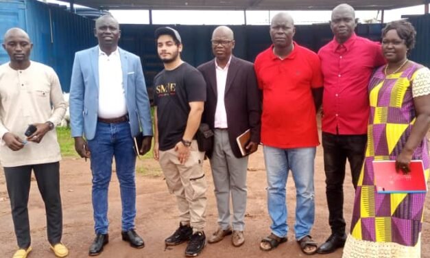 Regiões/ Governador de Biombo promete resolver problemas de despacho de   produtos das fábricas que operam  em Safim 