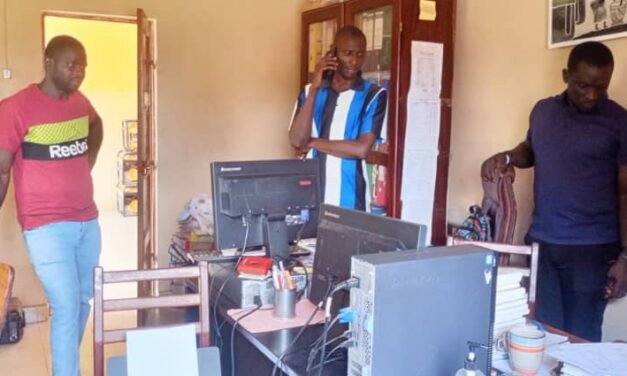 Regiões /Malfeitores assaltam gabinete do Secretário  de Administração de Prábis