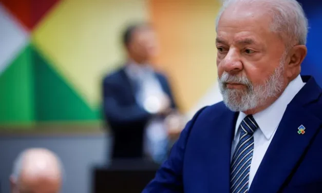 Brasil/Lula à espera de Trump para negociar tarifas mas com plano preparado