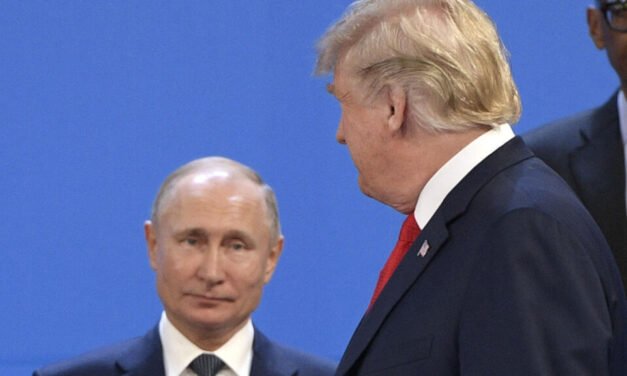 EUA/Donald Trump recebe Vladimir Putin no Alasca para discutir guerra na Ucrânia
