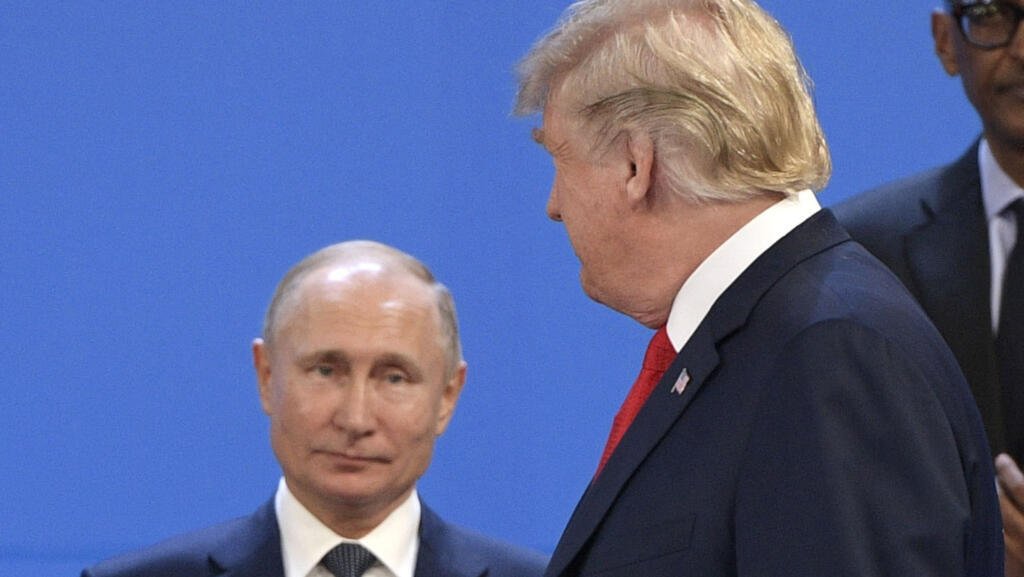 EUA/Donald Trump recebe Vladimir Putin no Alasca para discutir guerra na Ucrânia